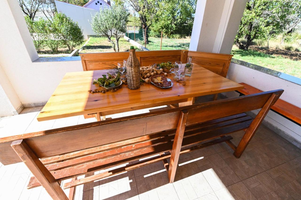 Holiday Home Donji Lepuri Lisičići Kültér fotó