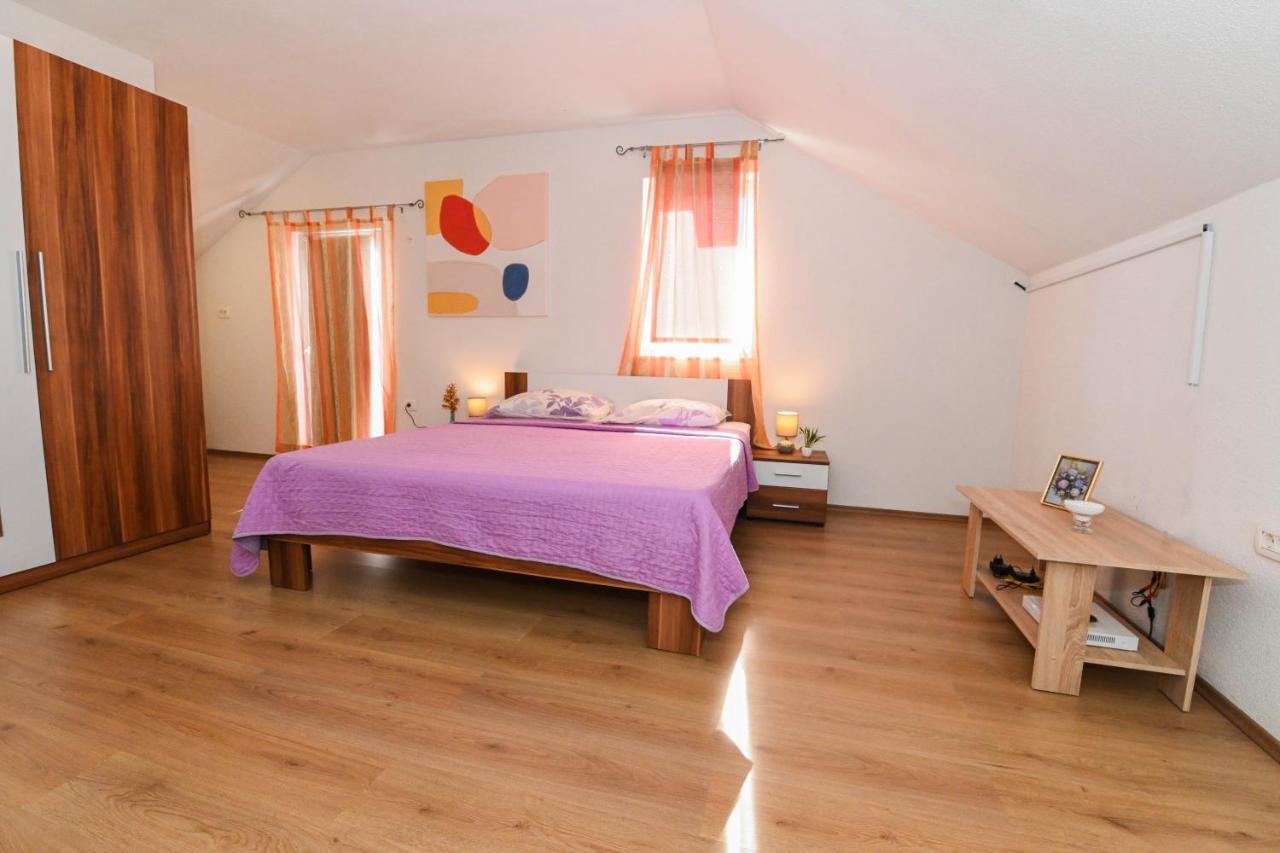 Holiday Home Donji Lepuri Lisičići Kültér fotó