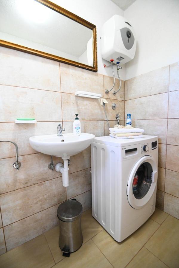 Holiday Home Donji Lepuri Lisičići Kültér fotó