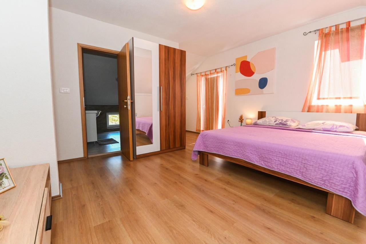 Holiday Home Donji Lepuri Lisičići Kültér fotó