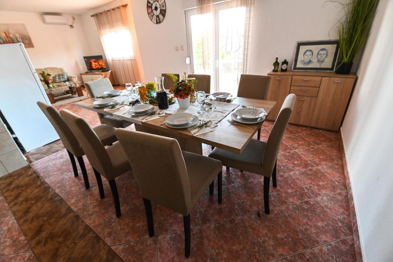 Holiday Home Donji Lepuri Lisičići Kültér fotó