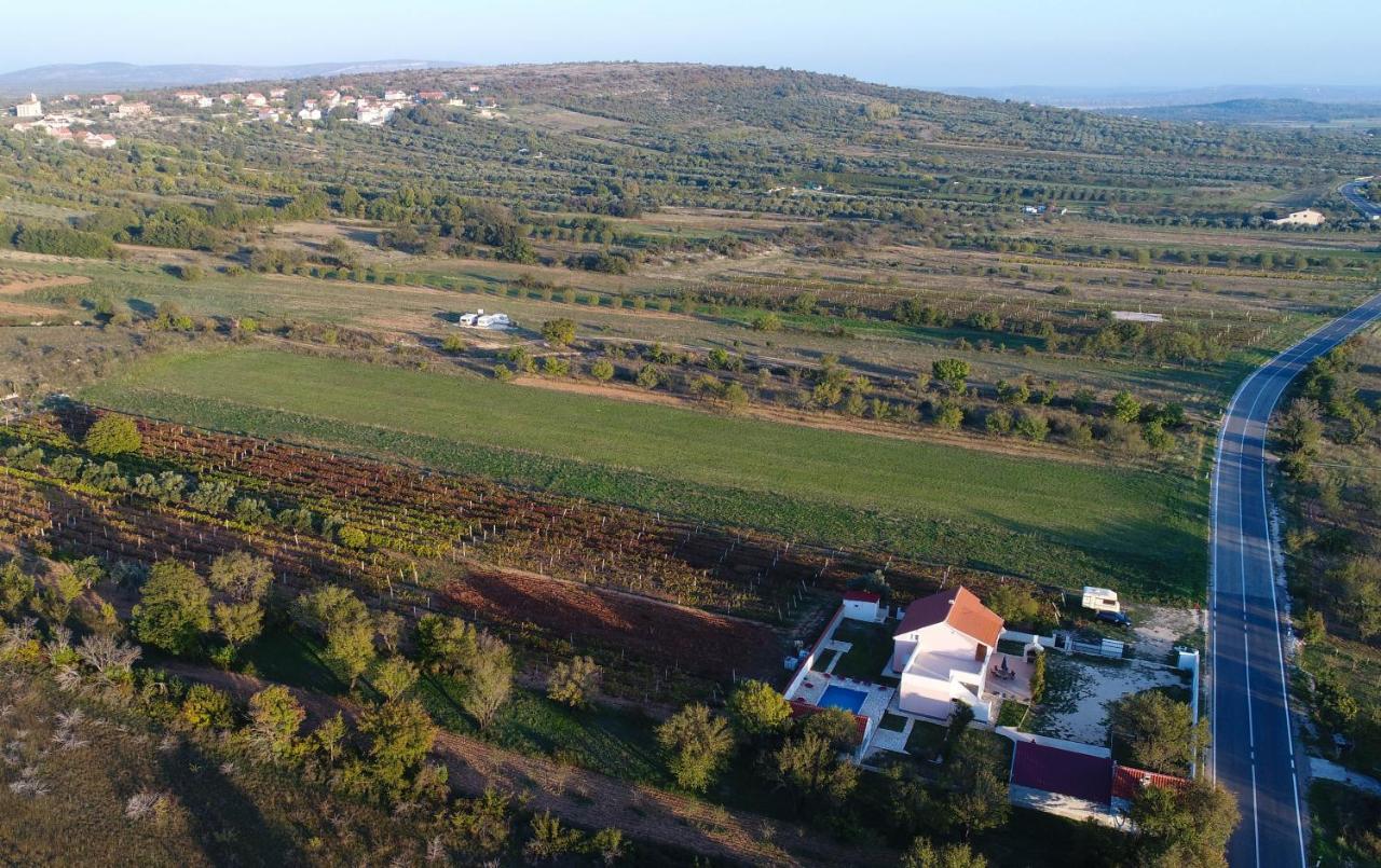 Holiday Home Donji Lepuri Lisičići Kültér fotó