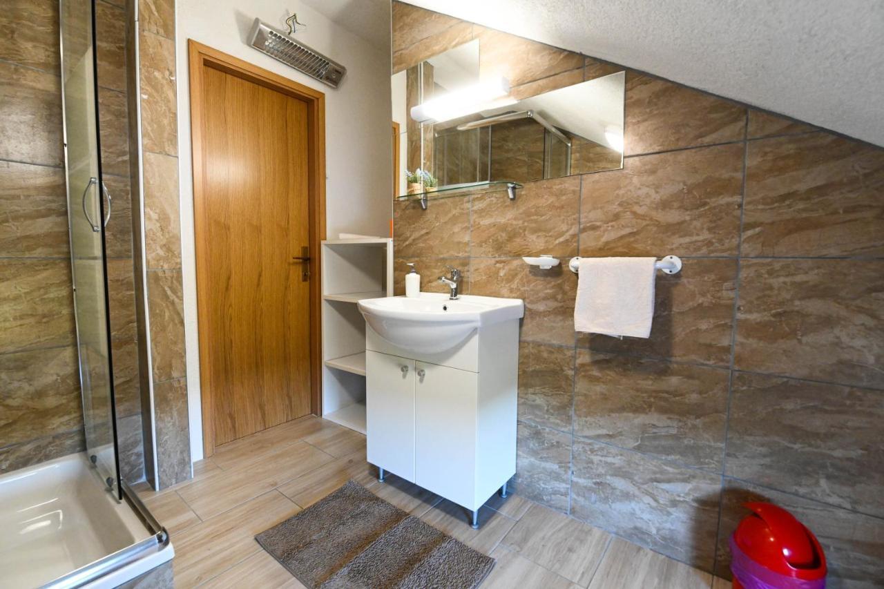 Holiday Home Donji Lepuri Lisičići Kültér fotó